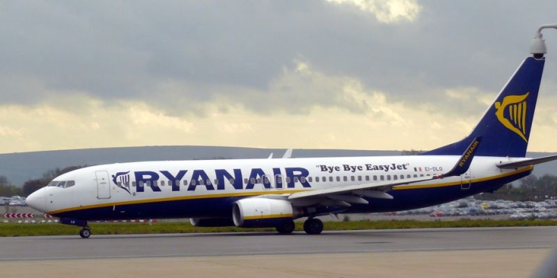 Ryanair odlatuje z Okęcia