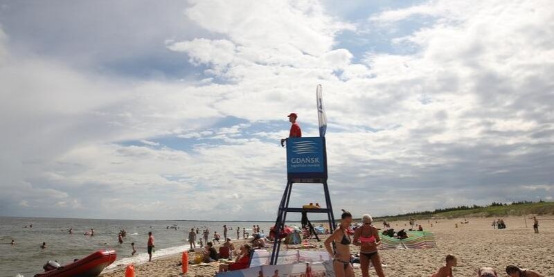Bezpieczny sezon na gdańskich kąpieliskach: nikt nie utonął, pięć plaż z Błękitną Flagą