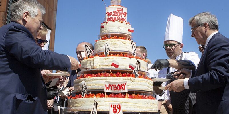 Tort na 30. urodziny polskiej demokracji