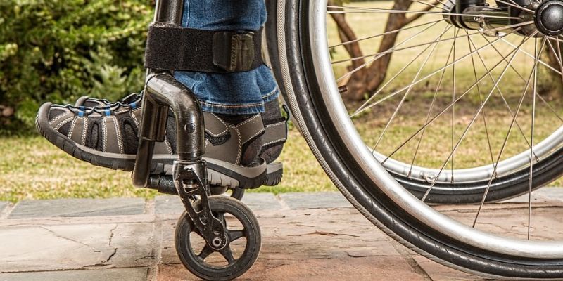 Dofinansowanie na protezy, wózki inwalidzkie - pomoc dla os. niepełnosprawnych