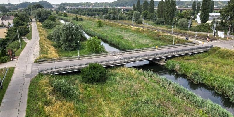 Podpisano umowę na przebudowę mostu wzdłuż ul. Niegowskiej