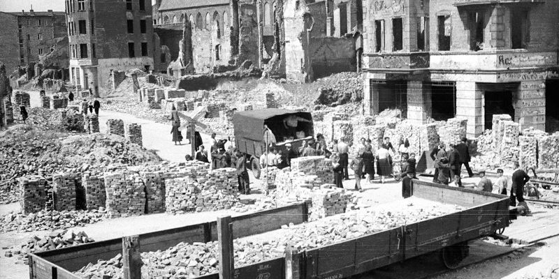 Gdańsk: miasto - ludzie - wydarzenia - Życie codzienne podczas II wojny światowej