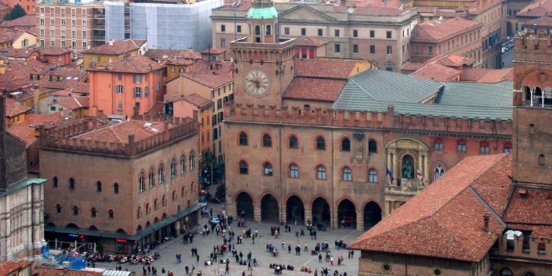 Bolonia jako przykład miasta uniwersyteckiego. Wykład z cyklu Miasta, mity, mistyfikacje