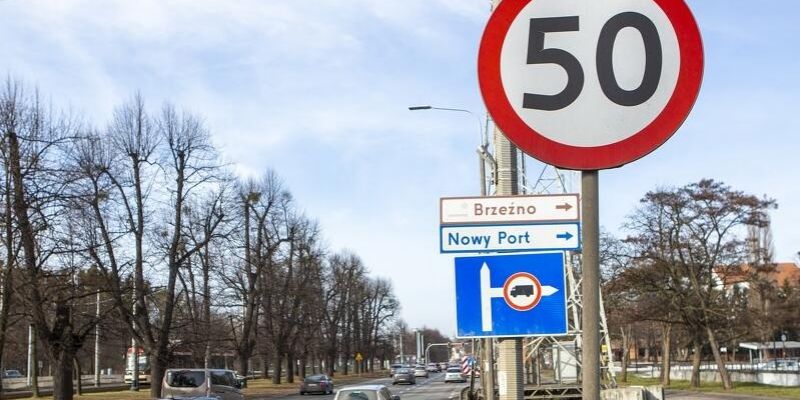 134 mandaty w 3,5 tygodnia. Czy kierowcy respektują nowe ograniczenia na gdańskich ulicach?