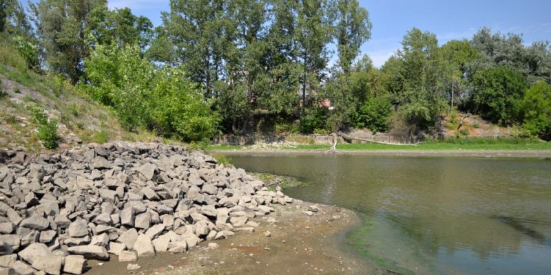 Rekordowo niski poziom Wisły w Warszawie – hydrolodzy alarmują, susza coraz groźniejsza