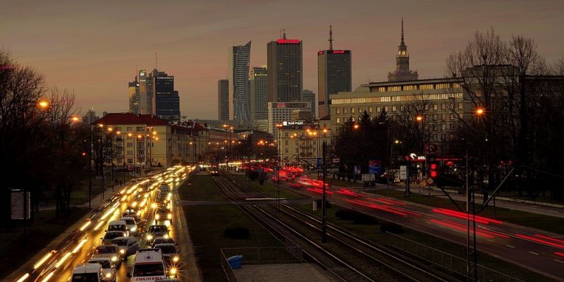 Wysoki poziom zanieczyszczeń powietrza w Warszawie