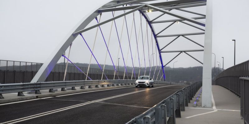 Kierowcy jeżdżą już nowym wiaduktem na Puckiej