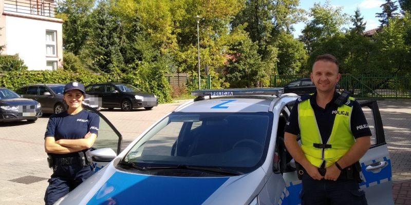 Z Rembertowa na Ochotę - Policjanci pilotowali samochód z rodzącą kobietą