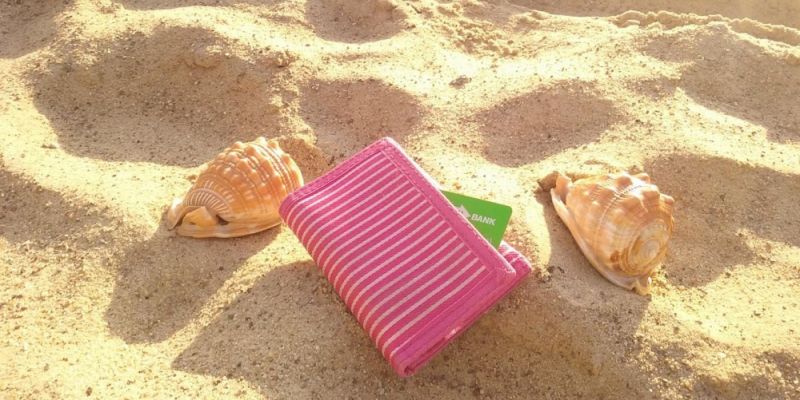 Co zrobić, by Twój portfel na plaży przestał być atrakcyjny dla kieszonkowców?