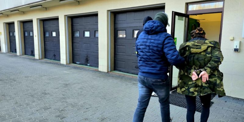 Nie płaciła alimentów, kradła, była poszukiwana sześcioma listami gończymi. Wpadła w powiecie piaseczyńskim