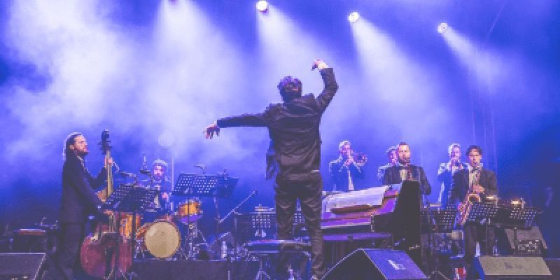 ADAM MAKOWICZ. TWARZ TEGOROCZNEJ EDYCJI FESTIWALU JAZZ NA STARÓWCE