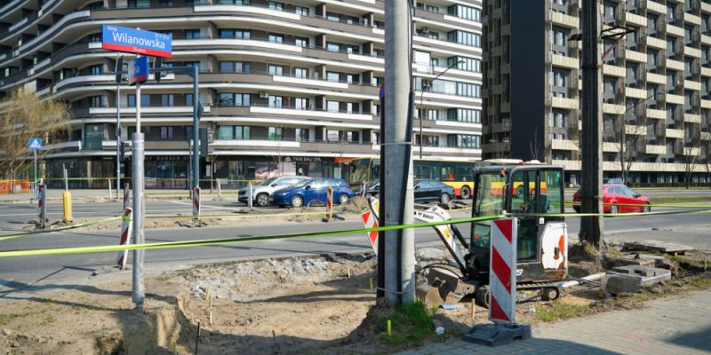 Przebudowa skrzyżowania Al. Wilanowskiej. Powstanie przejście dla pieszych z przejazdem rowerowym
