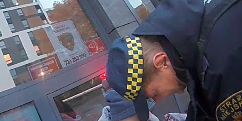 Seniorka straciła pamięć. Pomogła jej straż miejska