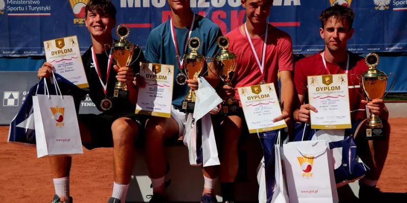 Medale mistrzostw Polski do lat 18 gdańskich tenisistów
