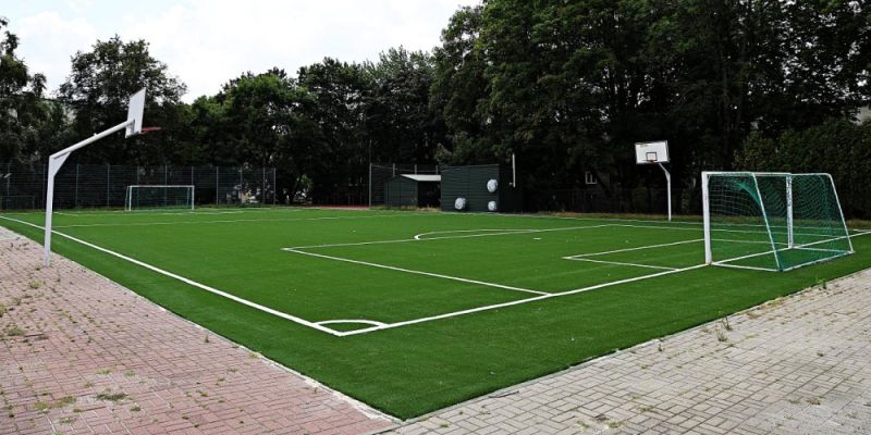 Zakończono modernizację boiska przy Szkole Podstawowej nr 392