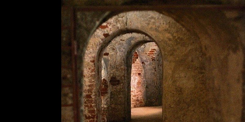 Zagubiony w czasie: odkrycie tajemniczego tunelu wywiadu wojskowego pod Pałacem Saskim