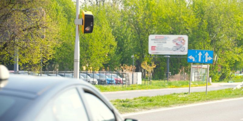 Seria dewastacji fotoradaru w Alejach Jerozolimskich: Urządzenie uszkodzone po raz czwarty