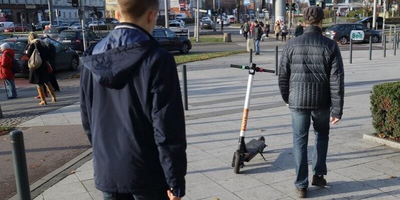 Gdańsk reguluje zasady poruszania się na hulajnogach