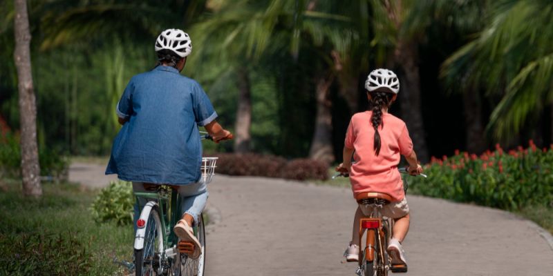 Duże zmiany w prawie drogowym. Obowiązkowe kaski dla dzieci, prawo jazdy od 17 lat i surowsze kary