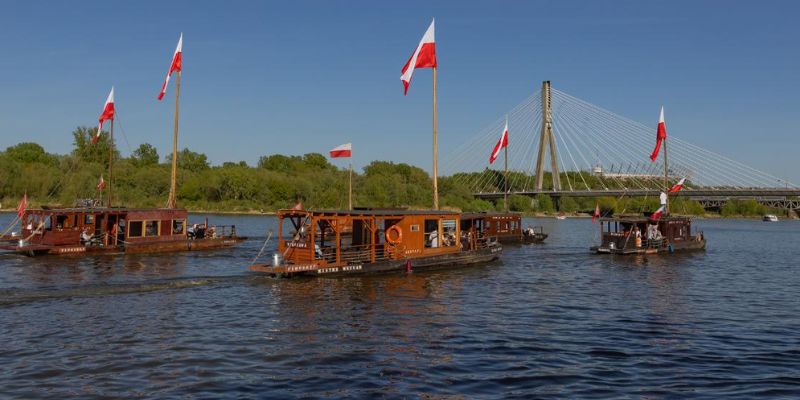 Nowa atrakcja nad Wisłą. W niedziele ruszają pokazy „Krypa Flash”
