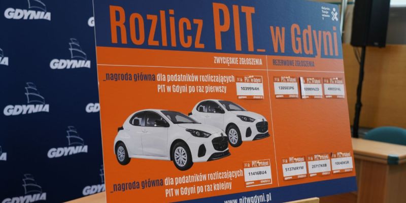 Rozliczyli PIT w Gdyni – wygrali hybrydowe Mazdy