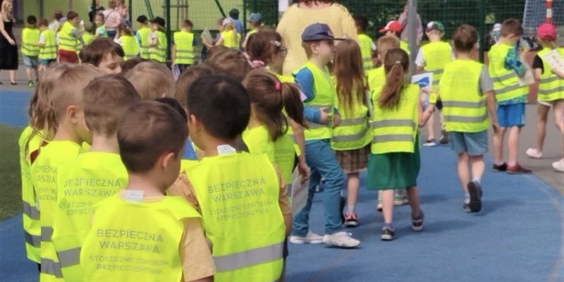 Jak zadbać o bezpieczeństwo dziecka podczas wakacji?