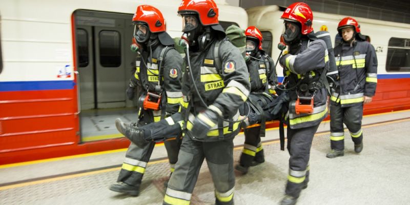 Strażacy z metra pomogą ratownikom