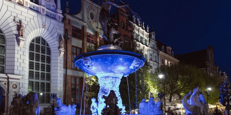 Fontanna Neptuna zostanie podświetlona na niebiesko w ramach międzynarodowej kampanii