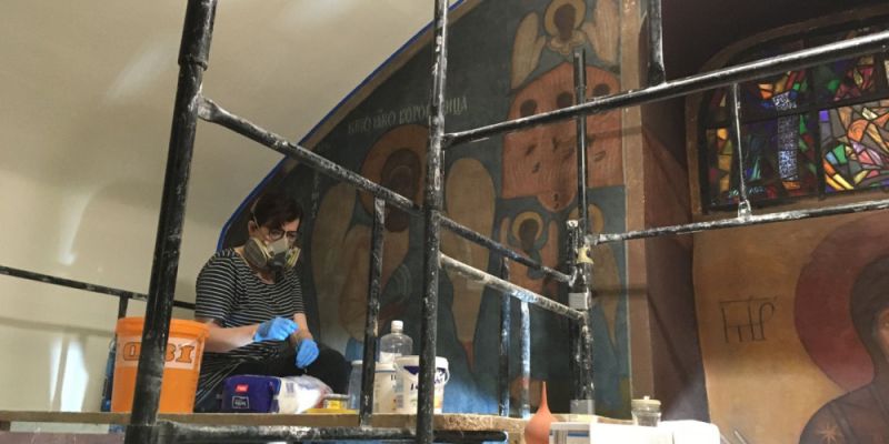 Kontynuacja konserwacji malowideł w warszawskiej cerkwi