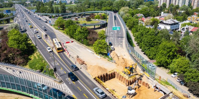 Jak idą prace na budowie wiaduktu Trasy Łazienkowskiej?