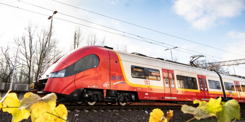 Zmiany w rozkładzie pociągów w Warszawie: modernizacja warszawskiego węzła kolejowego wprowadza nowe utrudnienia