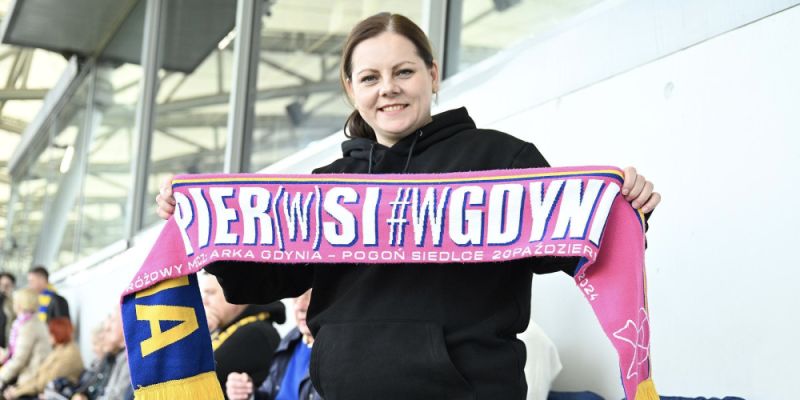 Różowy Mecz przypomina o profilaktyce. Październik miesiącem świadomości raka piersi