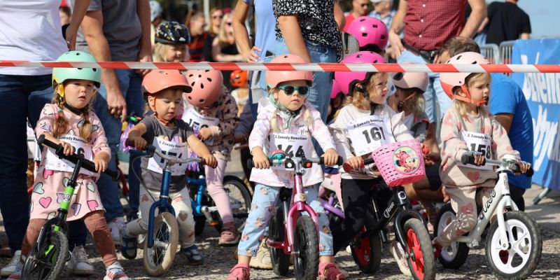 Rowerkowe szaleństwo na bulwarze - maluchy rywalizowały na II Dziecięcych Zawodach Rowerkowych