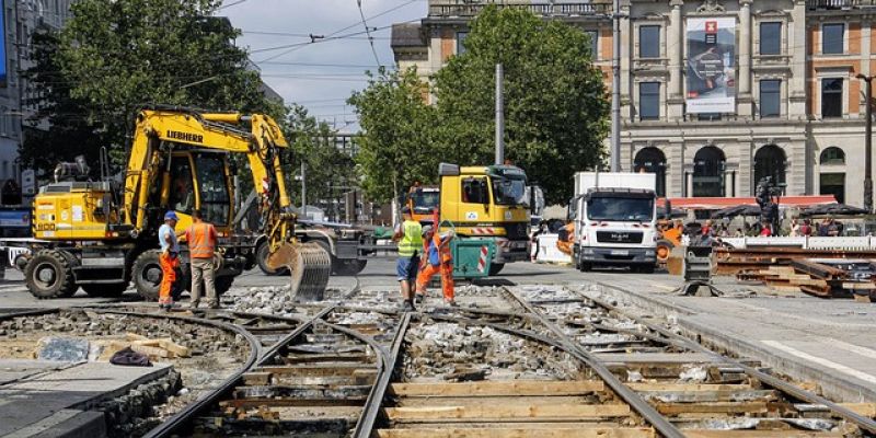 Uwaga utrudnienia!  Tramwajarze na Filtrach, a drogowcy na Gocławiu