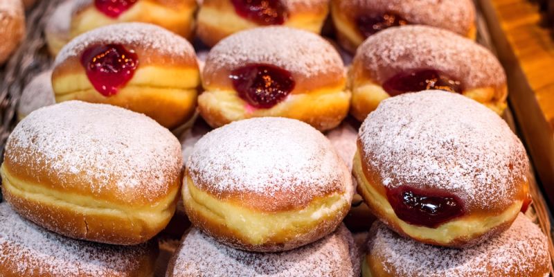 Opakowania na pączki w sprzedaży hurtowej - jak przygotować się na tłumy klientów w Tłusty Czwartek?