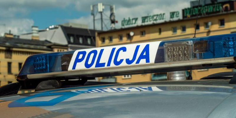 Wchodził do mieszkań kobiet. Uciekając przed policją, spadł z 7. piętra i zmarł