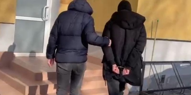 „Twoje pieniądze są zagrożone” – 25-latek próbował oszukać kobietę, został zatrzymany przez policję