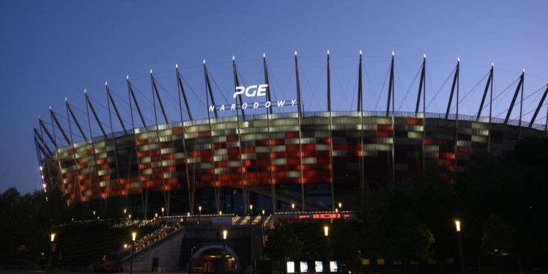 Zmiany w organizacji ruchu: kibice zmierzają na PGE Narodowy na mecz Polska-Rumunia