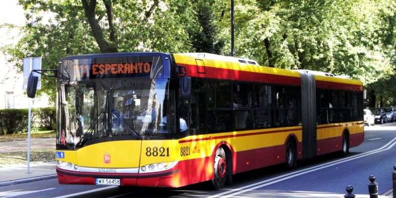 Warszawa woli autobusy na gaz i na prąd niż hybrydy