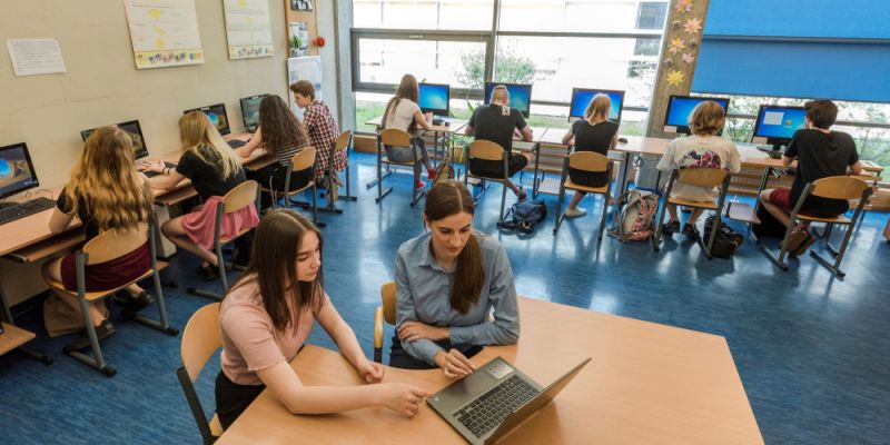 Edukacja przyszłości – jak AI zmienia warszawskie szkoły