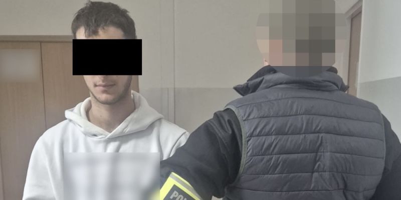 Oszukiwali metodą „na podszywacza” i wypłacali pieniądze z bankomatu