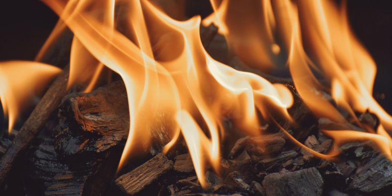 Sezon grzewczy pod znakiem zagrożeń. Policja apeluje o rozwagę