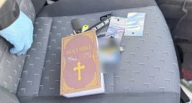 Pościg po kolizji w Wejherowie. 29-latek z narkotykami ukrytymi w „Biblii”