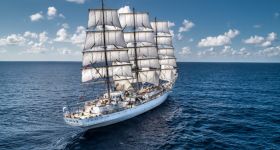 Dar Młodzieży” wraca do Gdyni i zaprasza na pokład